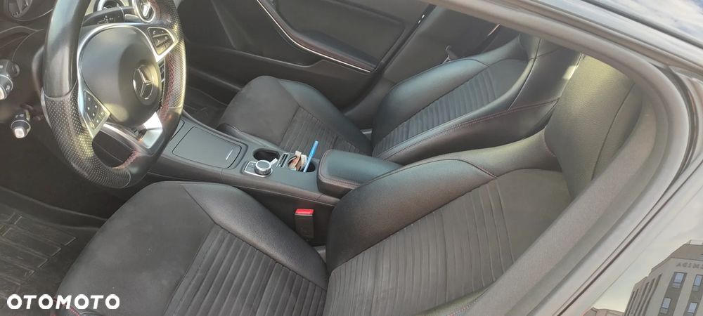 Mercedes-Benz CLA 200 7G-DCT - 5