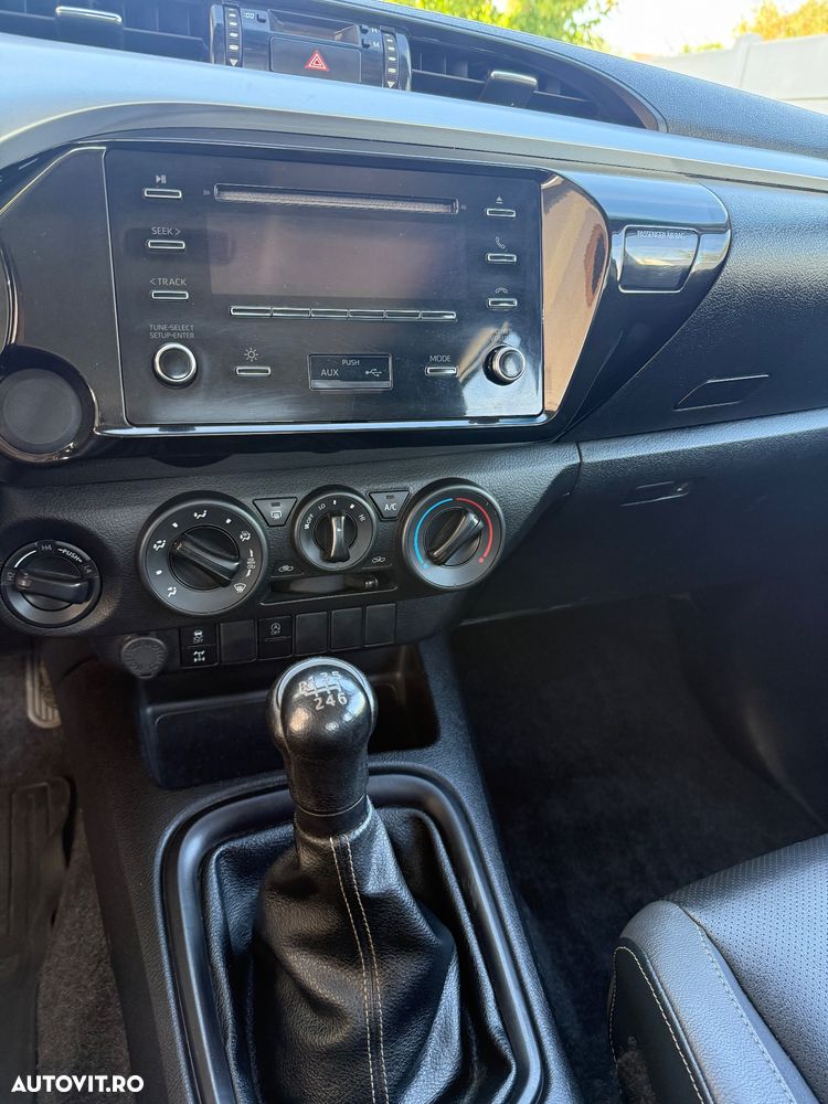 Toyota Hilux 4x4 Double Cab Comfort - 20