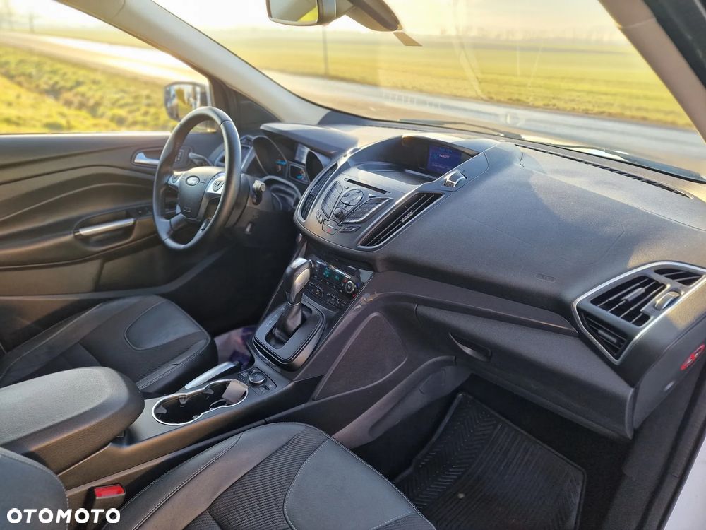 Ford Kuga 2.0 TDCi 4x4 Titanium - 29