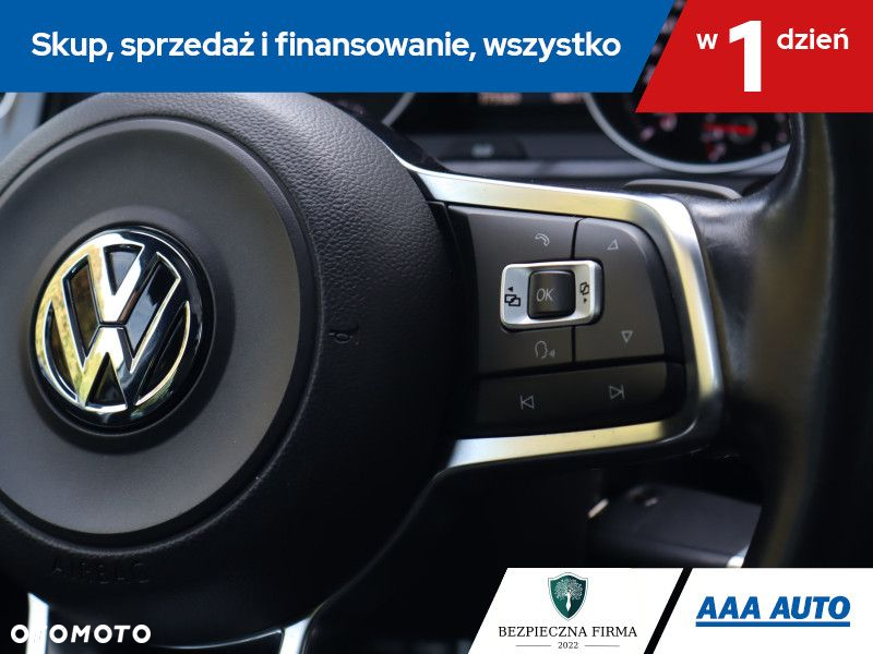 Volkswagen Golf - 17