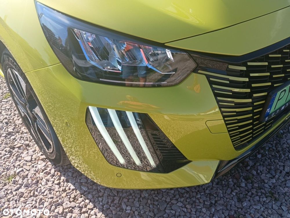 Peugeot 208 - 13