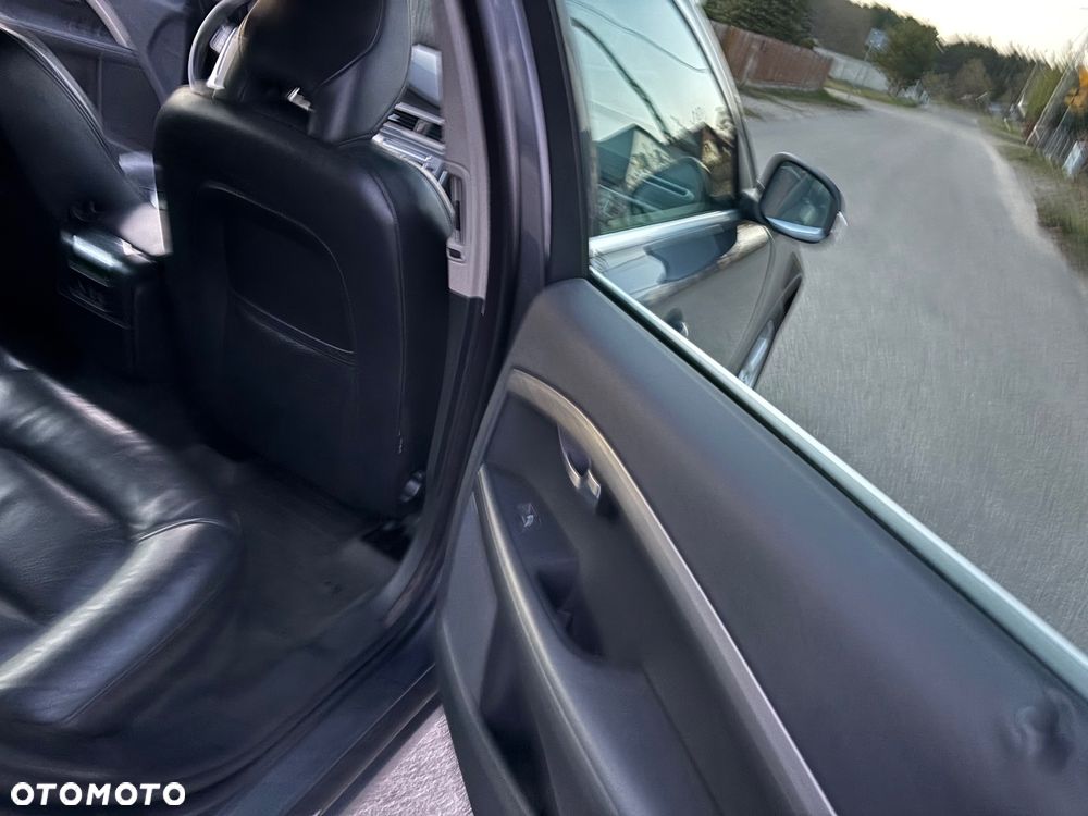 Volvo V70 2.5T Summum - 16