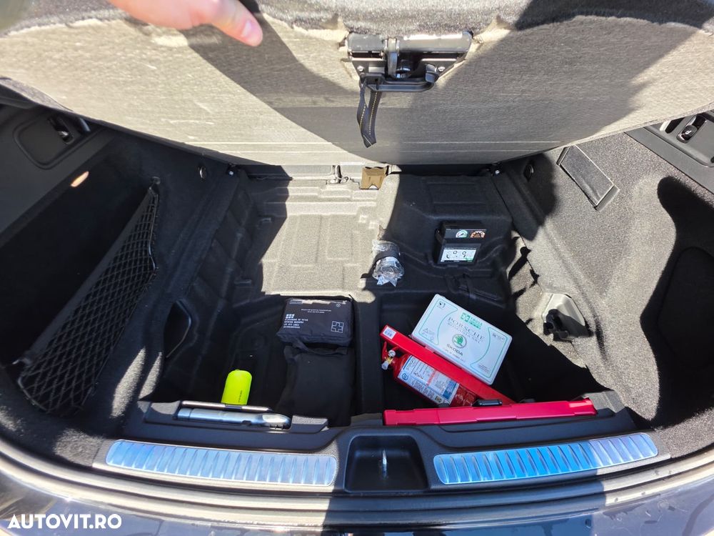 Mercedes-Benz GLC 300 4Matic 9G-TRONIC AMG Line Advanced - 34