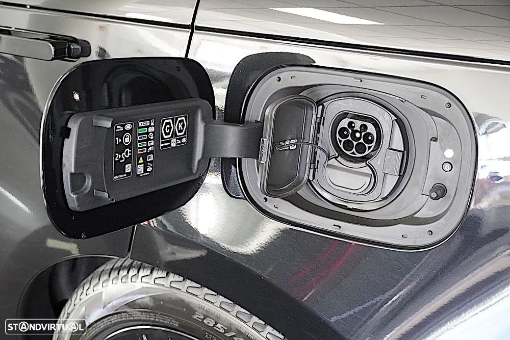 Land Rover Range Rover P440e Hybrid SE - 2