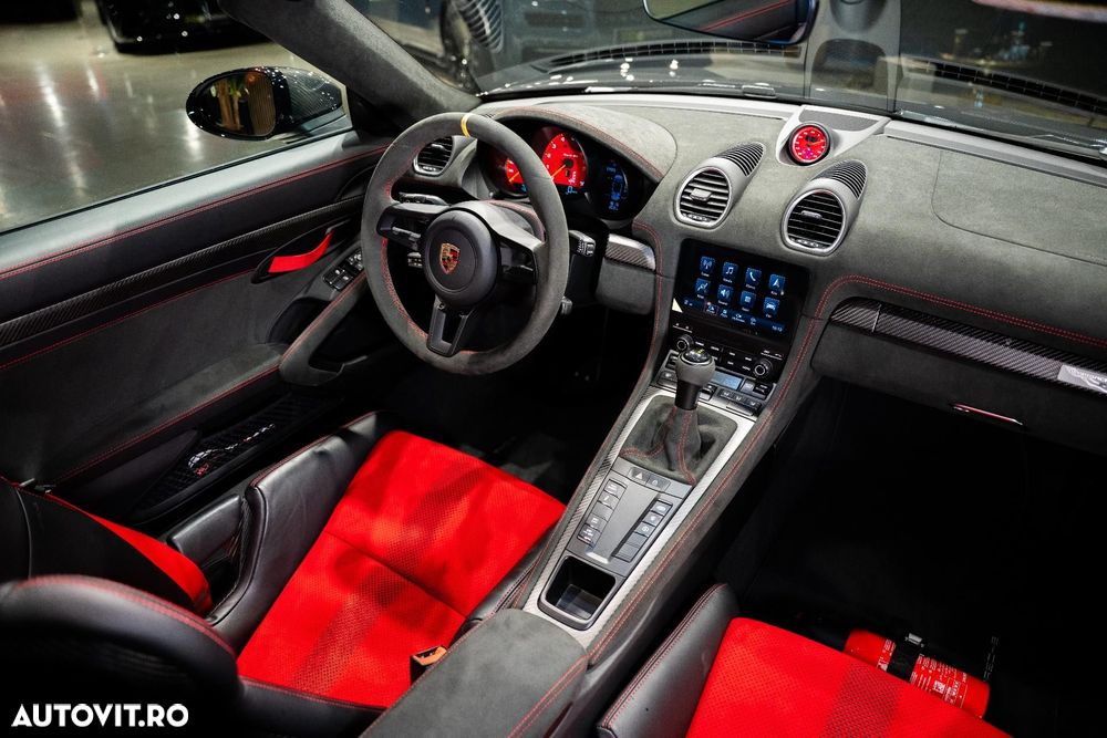 Porsche Boxster 718 Spyder RS - 38