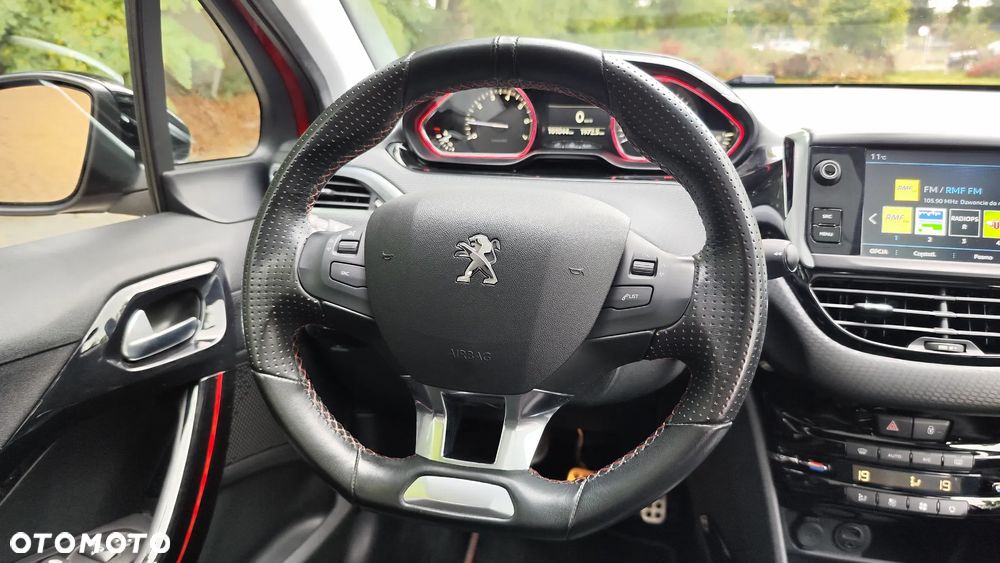 Peugeot 2008 1.2 PureTech GT Line S&S - 27