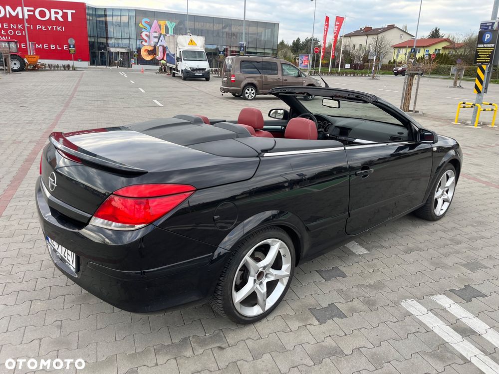 Opel Astra 1.6 Turbo Cosmo - 4