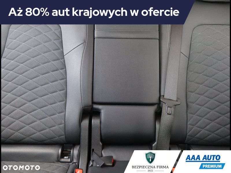 Mercedes-Benz GLB - 12