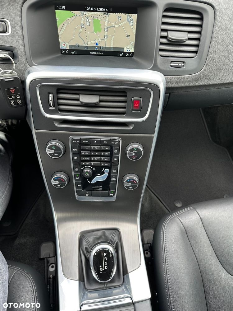Volvo V60 D4 AWD Geartronic Summum - 34
