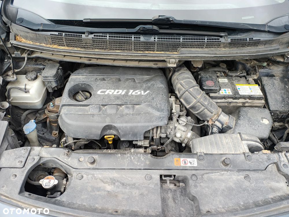 Kia Carens 1.7 CRDi L 7os - 9