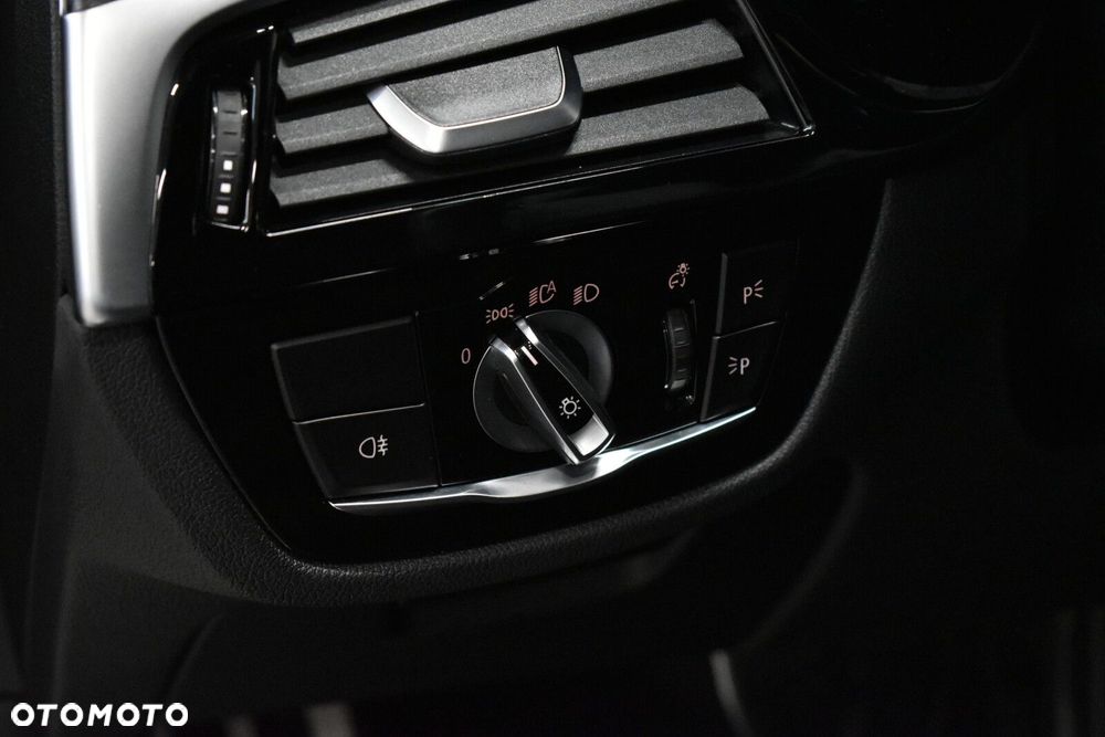 BMW Seria 5 530e xDrive M Sport sport - 11