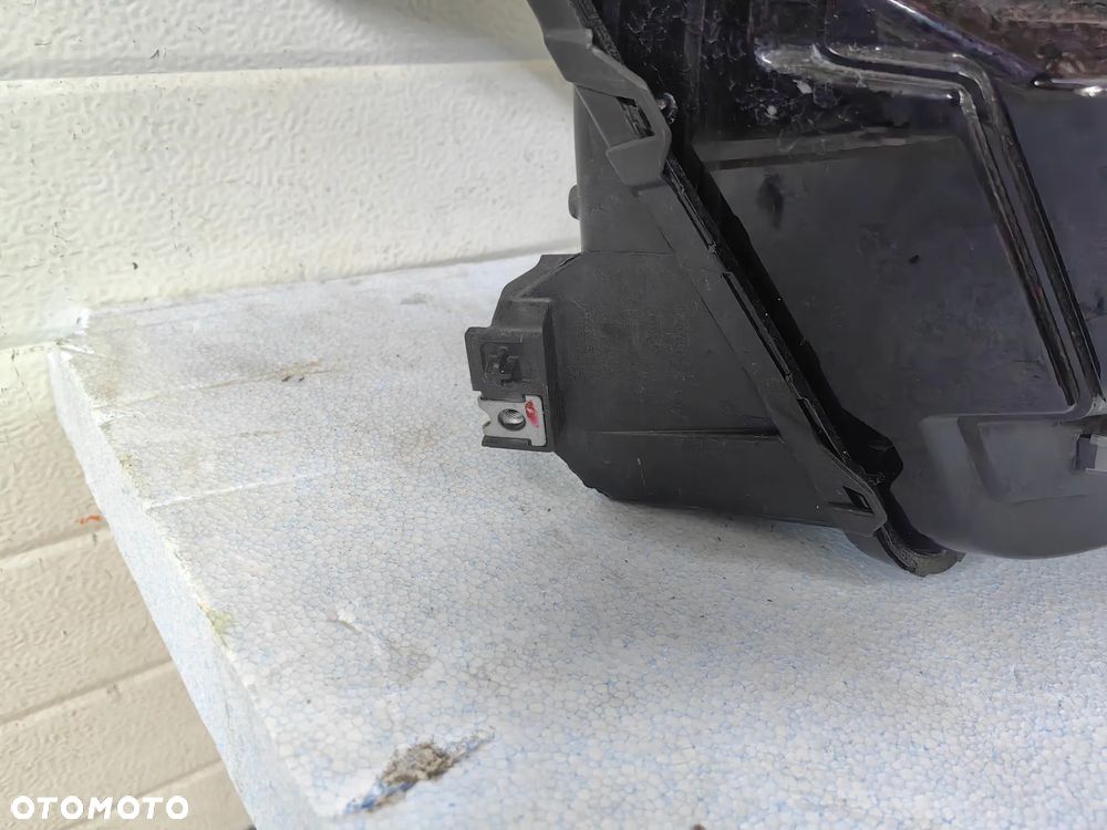 Lampa przednia prawaNissan Qashqai j12 - 6