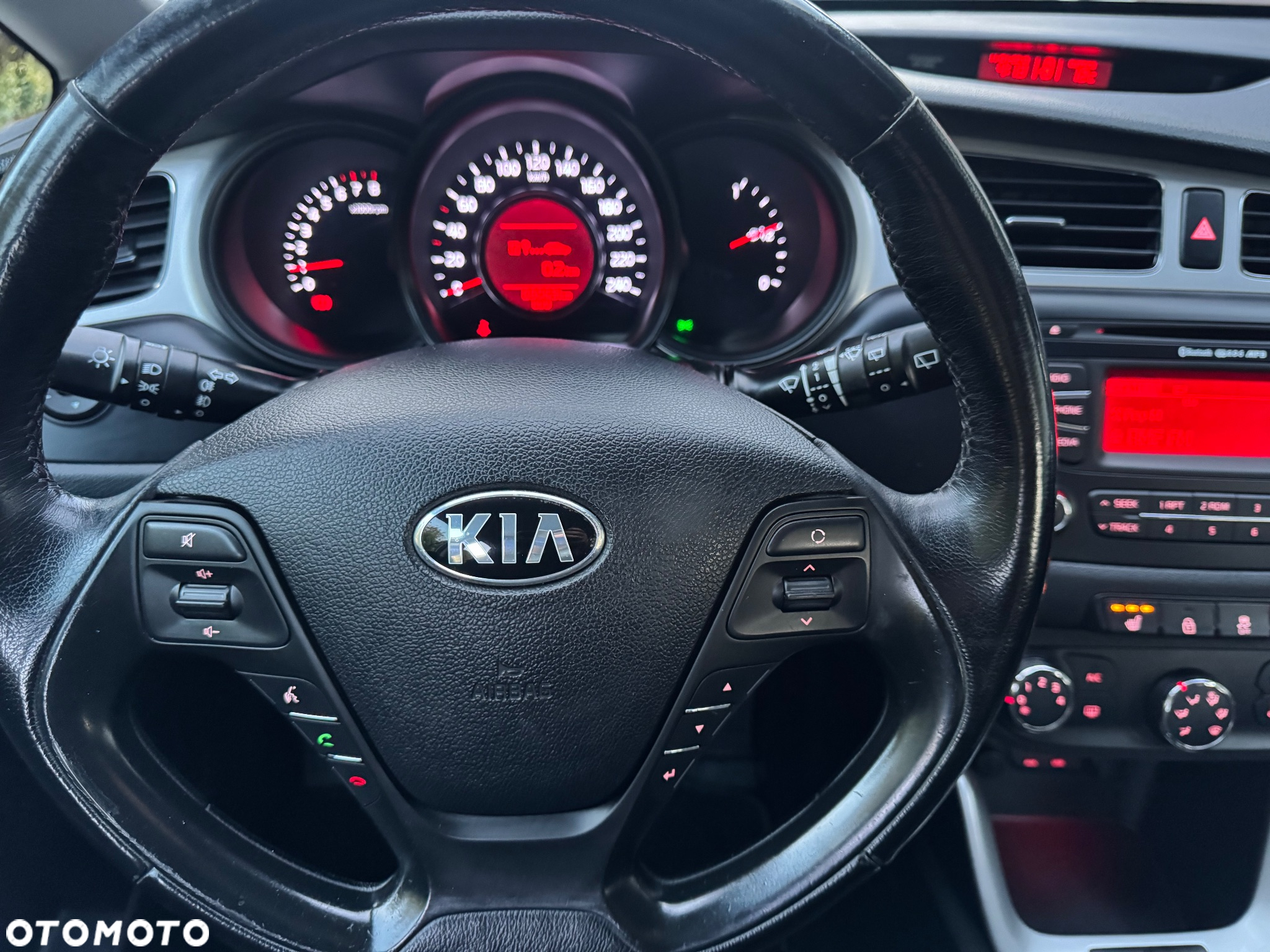 Kia Ceed 1.4 CVVT ISG Dream Team Edition - 31