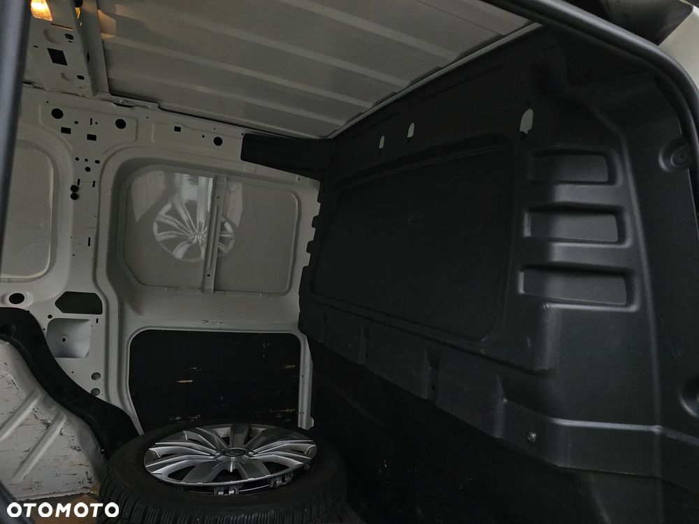 Volkswagen Caddy - 13