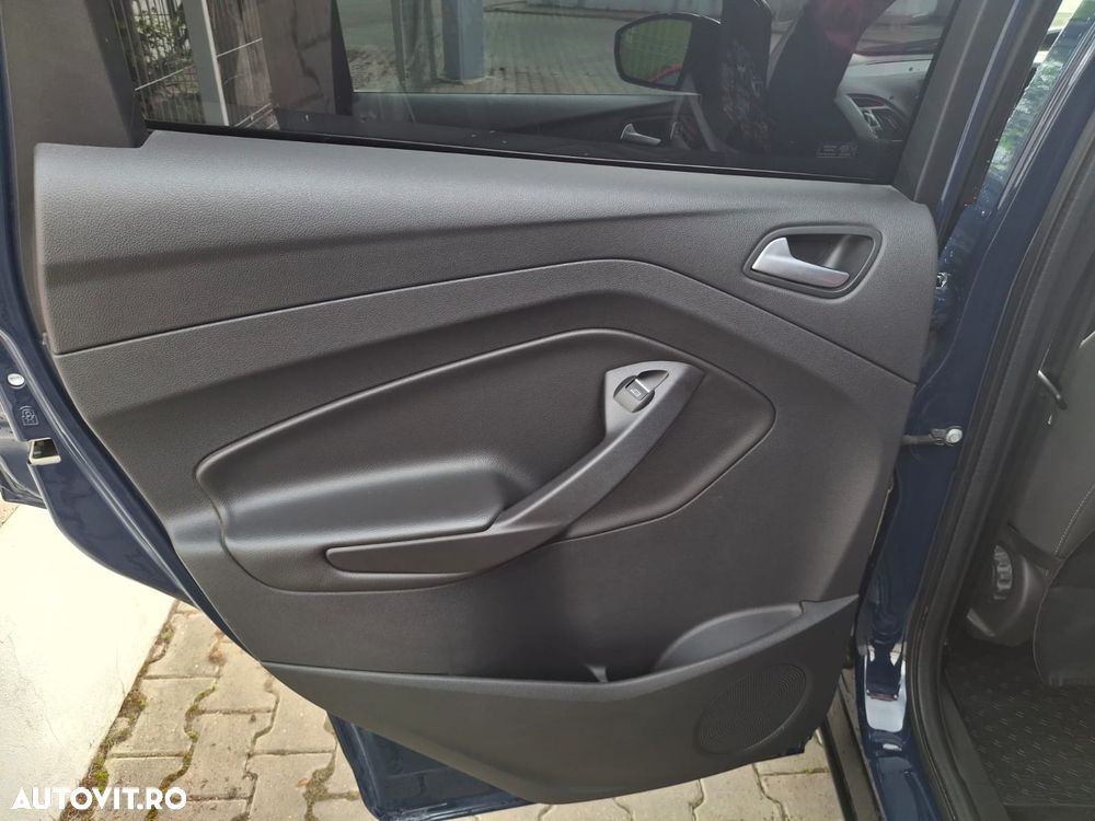 Ford Kuga - 11