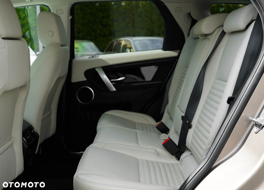 Land Rover Discovery Sport - 26