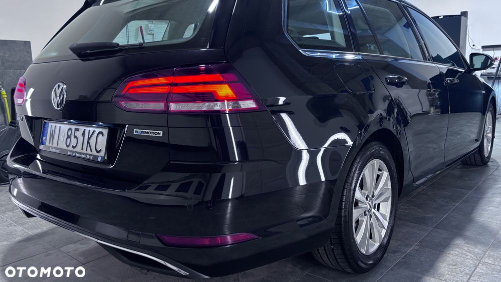 Volkswagen Golf - 32