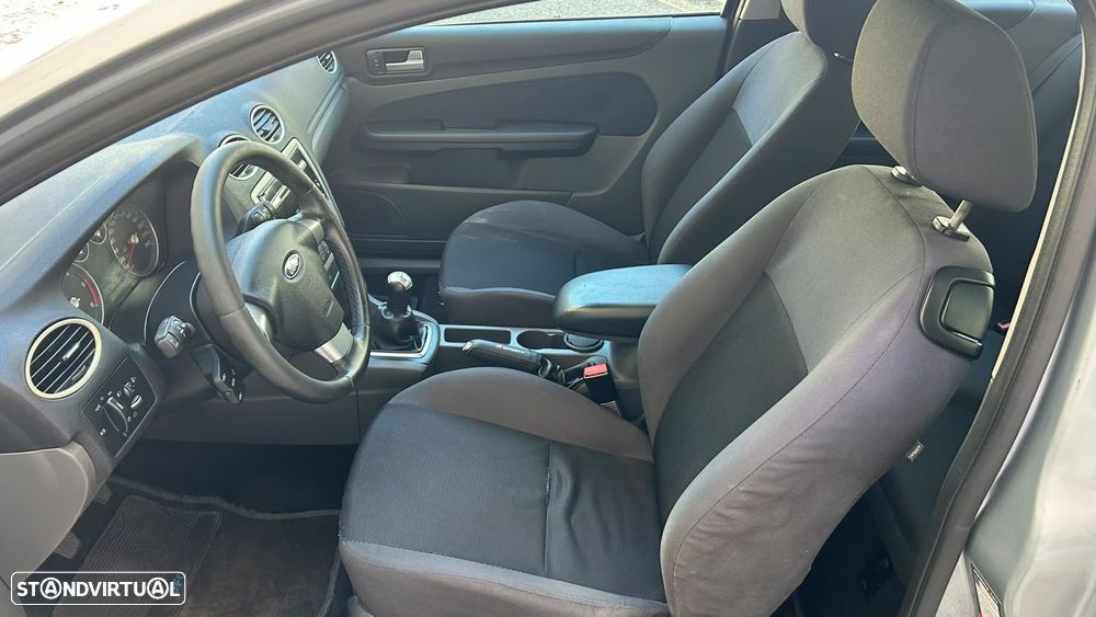 Ford Focus 1.6 TDCi Sport — fotografia 7