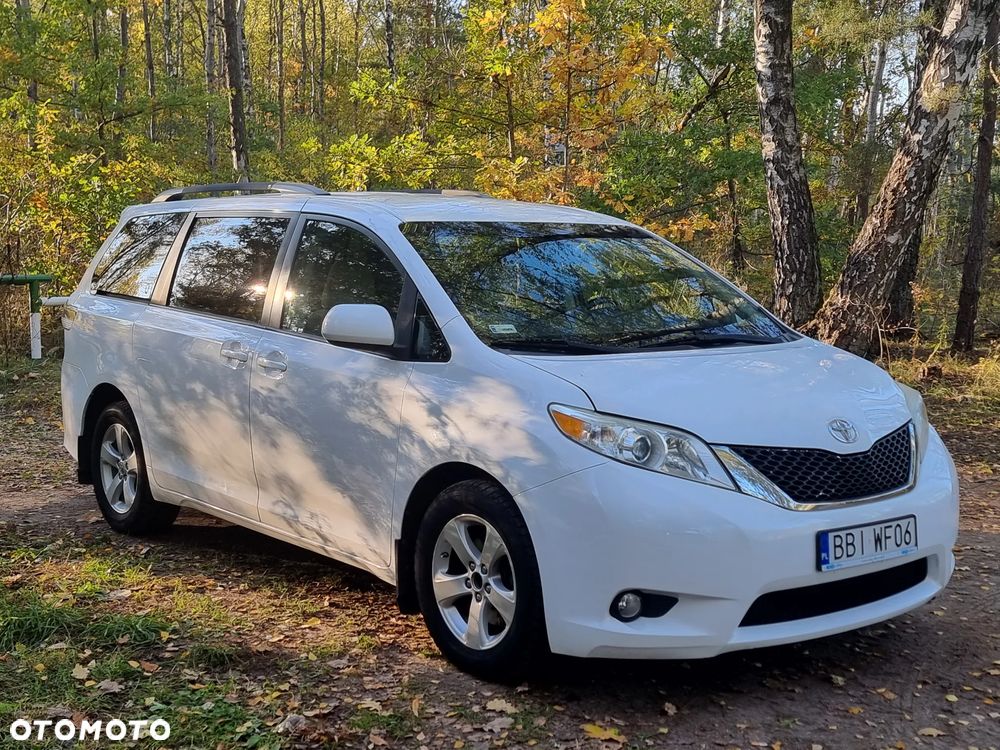 Toyota Sienna 3.5 V6 - 1
