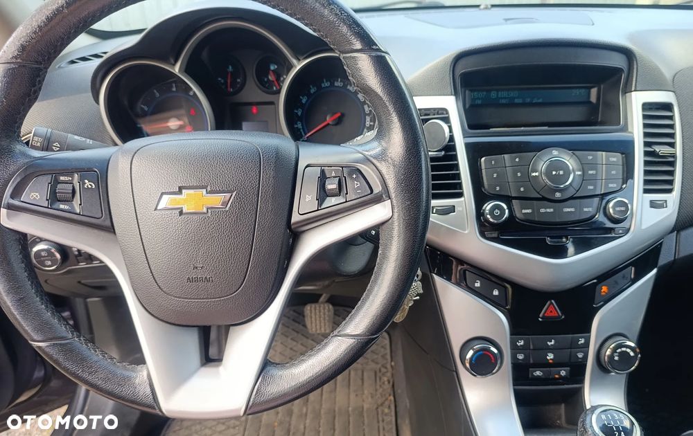 Chevrolet Cruze 1.6 LS - 9
