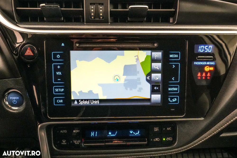 Toyota Auris 1.8 L VVT-i Sol + - 21