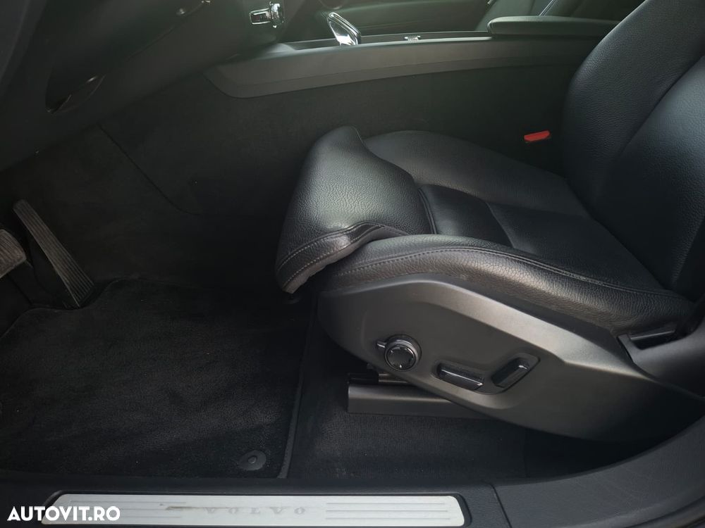 VOLVO XC60 2021 — imagine 28