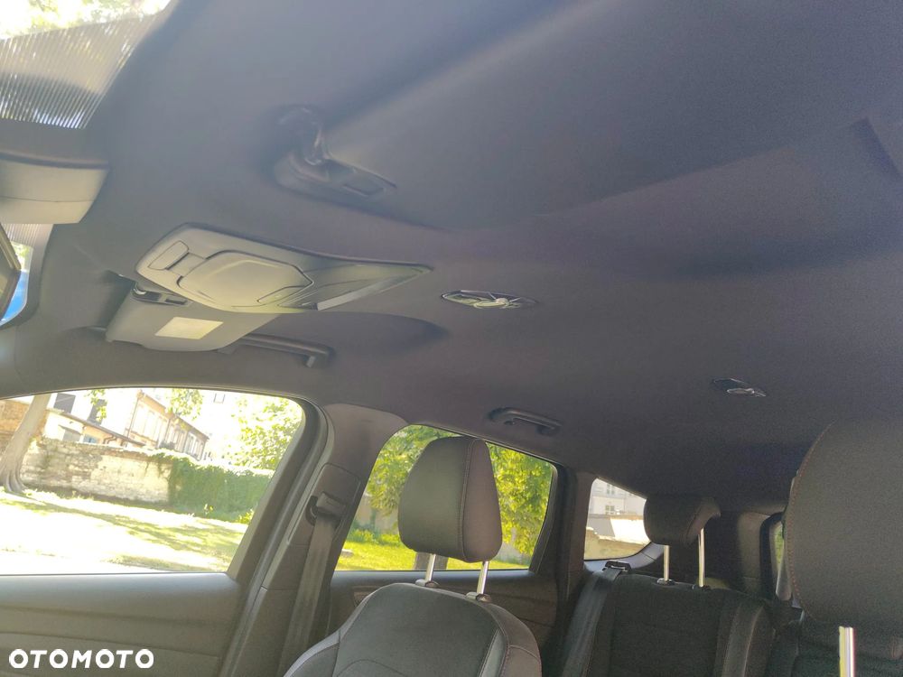 Ford Kuga 1.5 EcoBoost 2x4 ST-Line - 24
