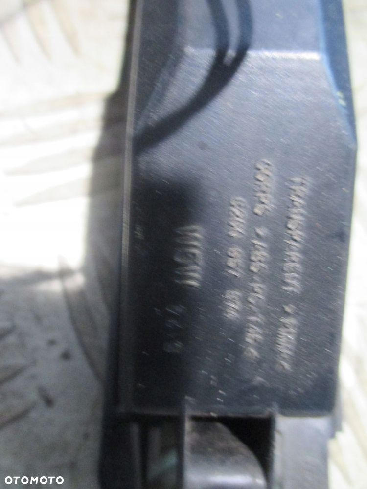 RENAULT DACIA LAMPKA TABLICY REJESTRACYJNEJ - 4