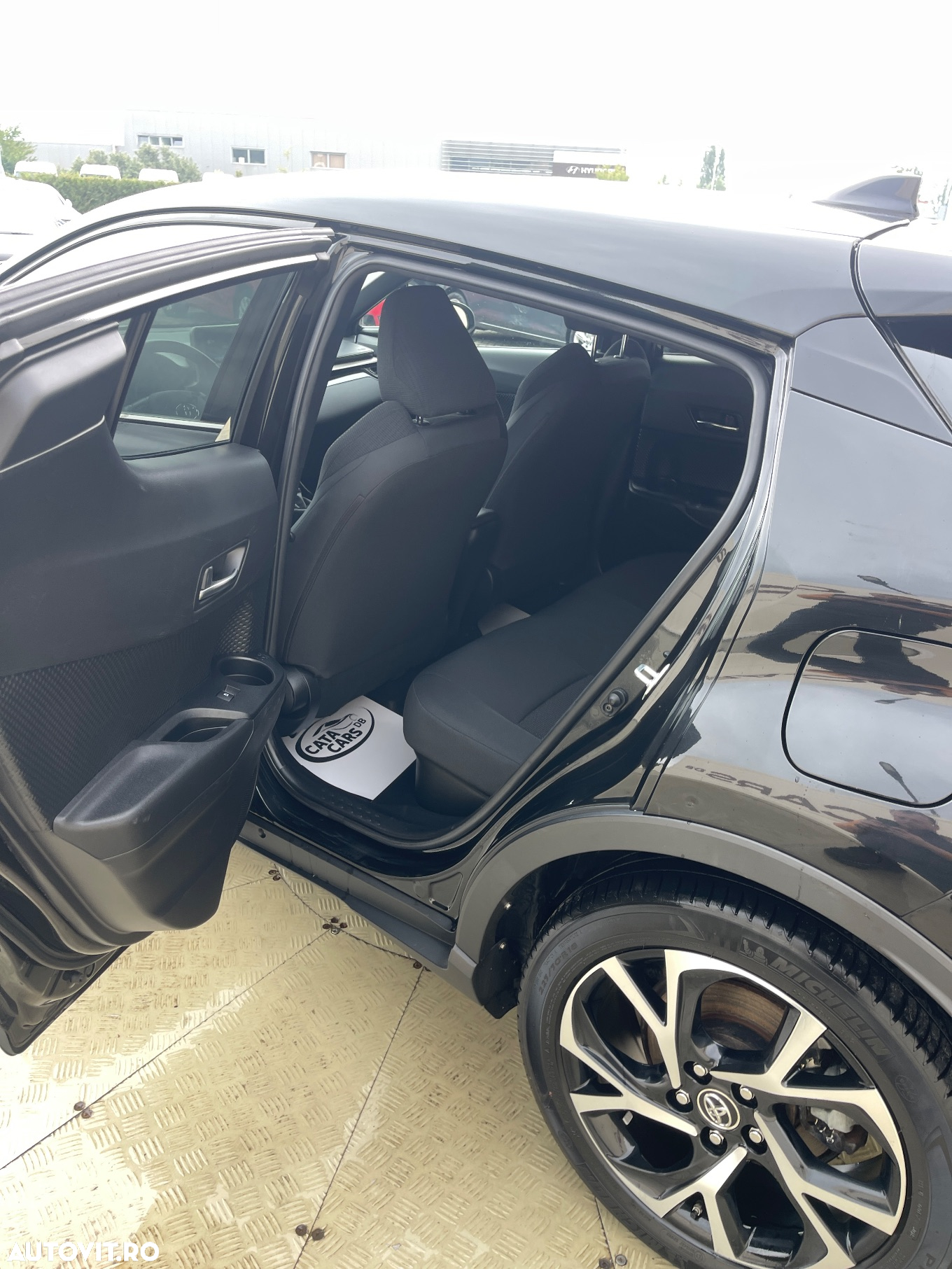 Toyota C-HR Hybrid Club - 26