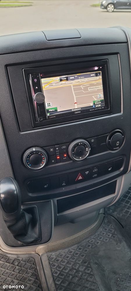 Mercedes-Benz Sprinter - 25