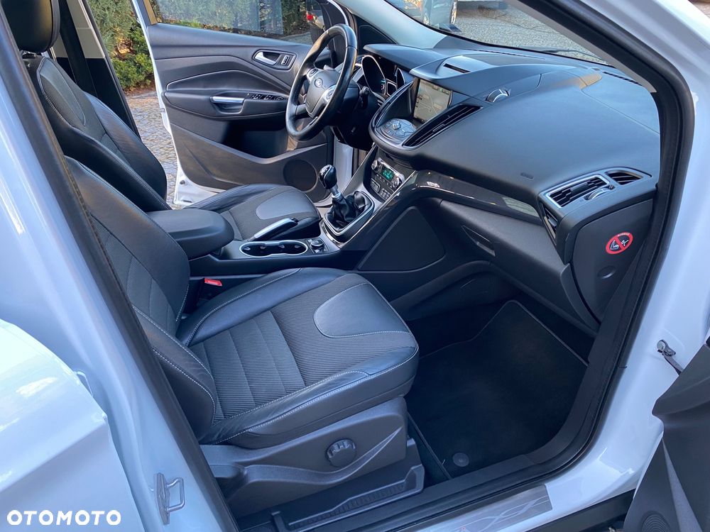 Ford Kuga 2.0 TDCi 2x4 Titanium - 13