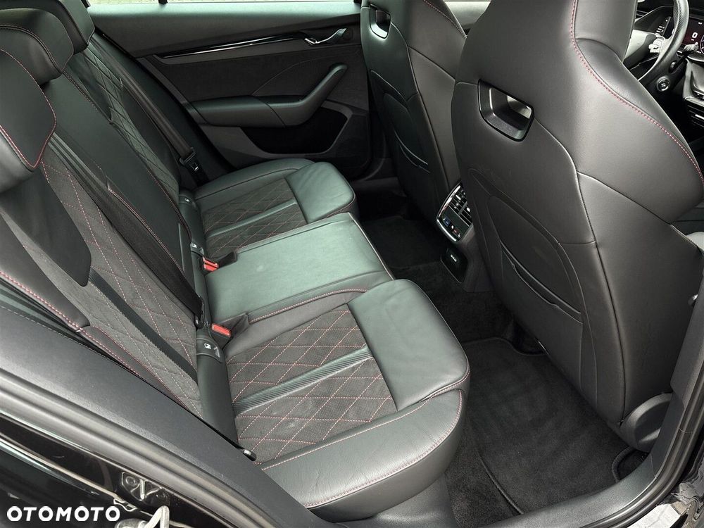 Skoda Octavia 2.0 TDI RS DSG - 8