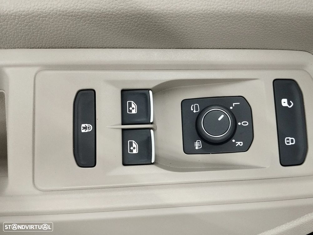 VW Multivan 2.0 TDI Life DSG - 30
