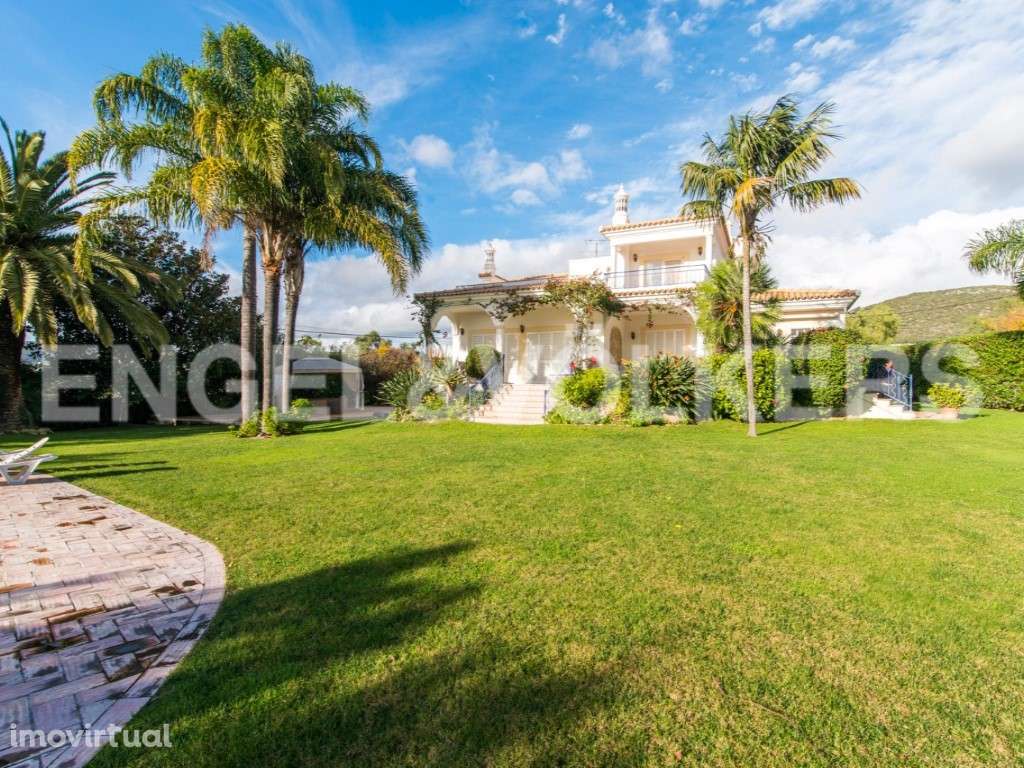 Moradia T4 com Piscina Salgada Aquecida e Terraço - Grande imagem: 3/40