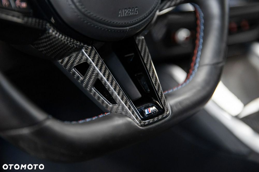 BMW M4 Competition M xDrive - 33
