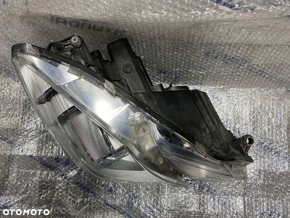 LAMPA PRAWA XENON MERCEDES E KLASA A2078200259 - 4