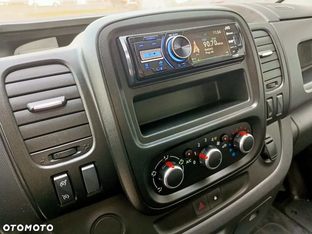Renault TRAFIC 2.0 DCI LONG 6-OSOBOWO-CIĘŻAROWY - 28