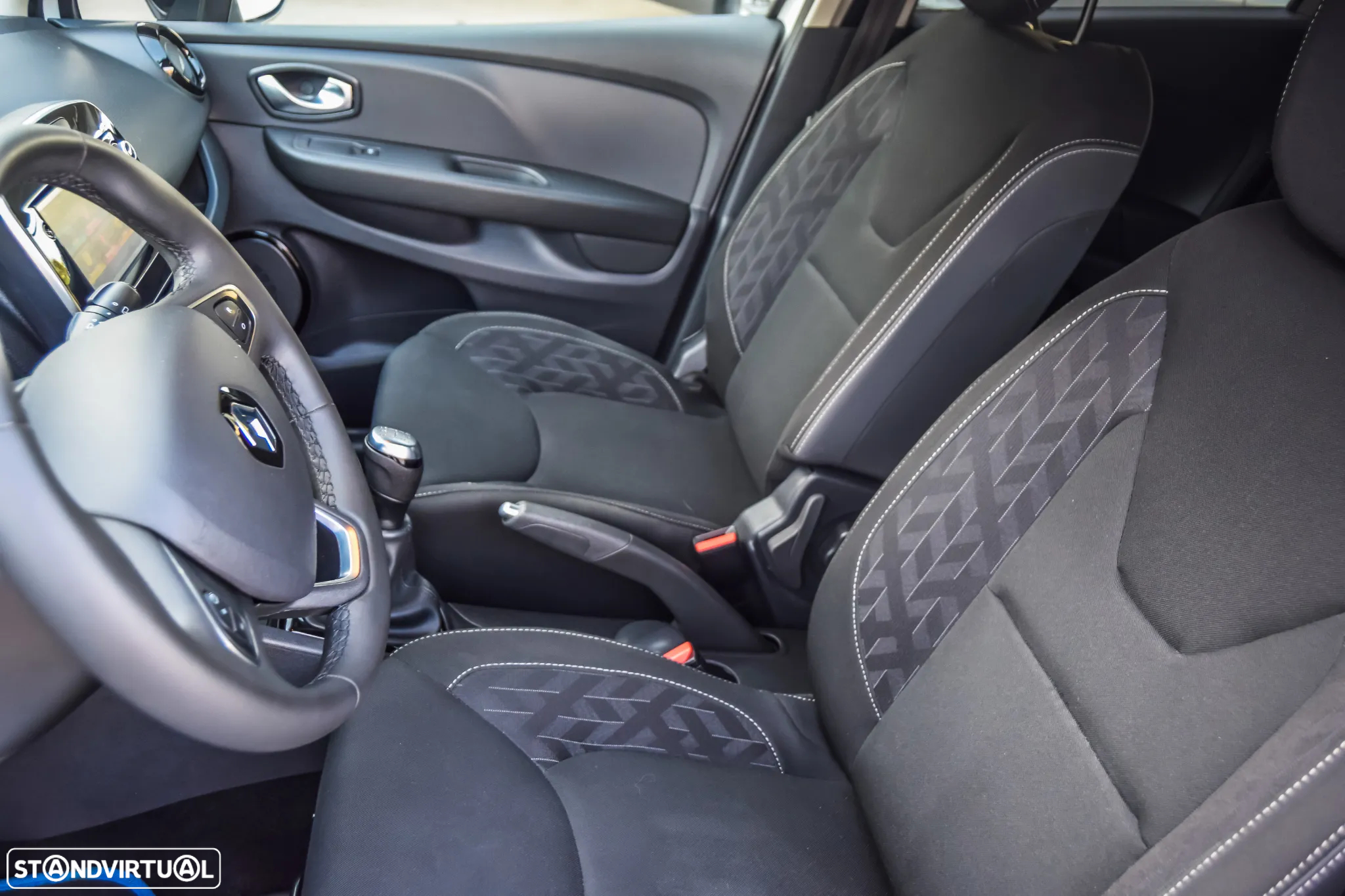 Renault Clio Sport Tourer 0.9 TCe Limited - 9
