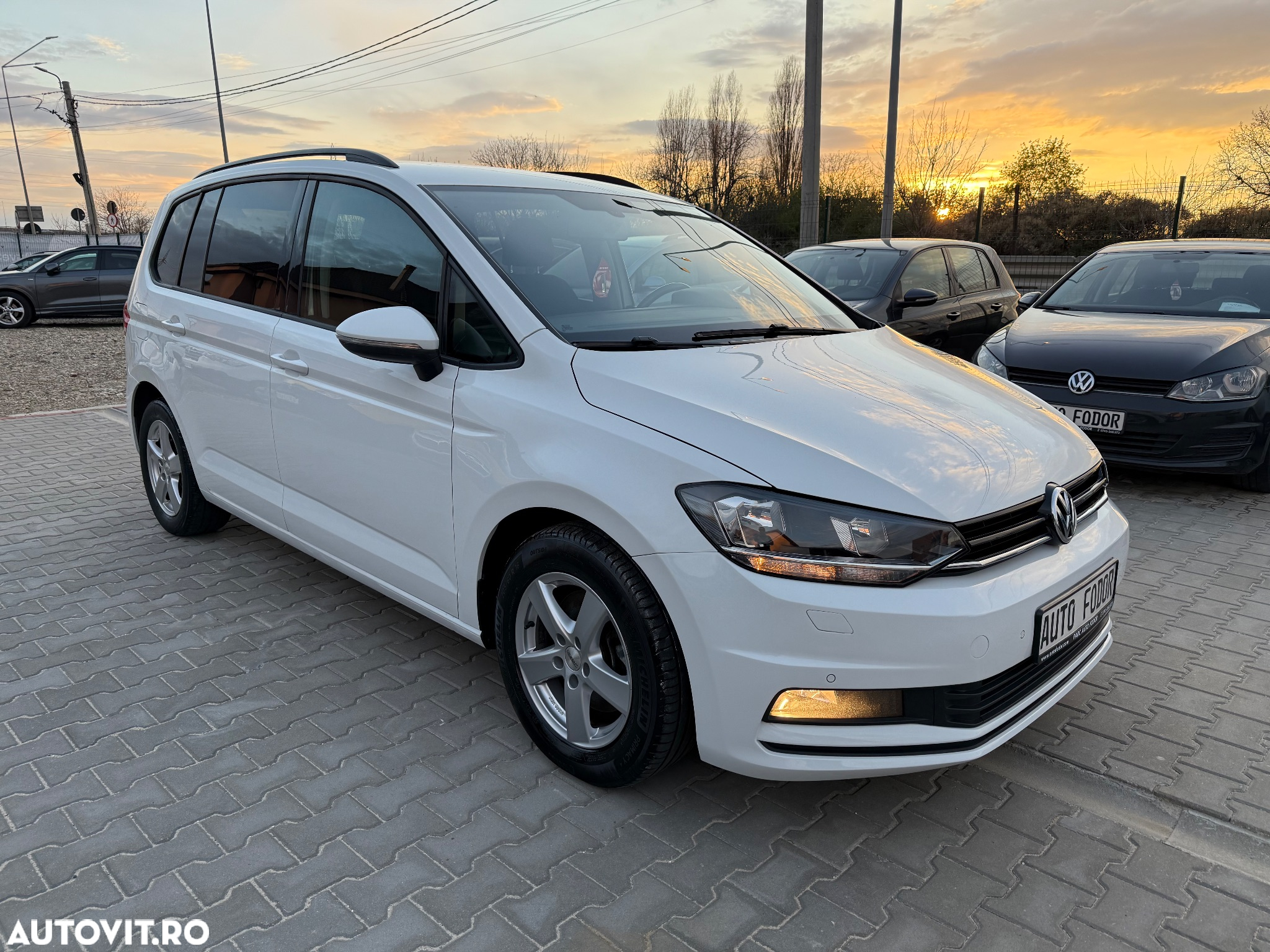 Volkswagen Touran 1.6 TDI SCR (BlueMotion Technology) Trendline - 3