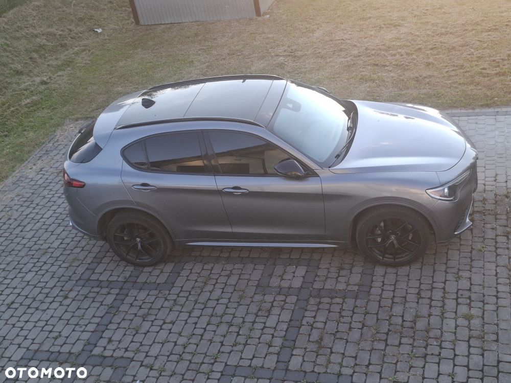 Alfa Romeo Stelvio - 2
