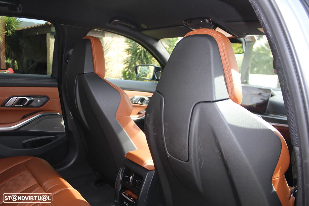 BMW M3 Competition xDrive Pack 50 anos M - 34