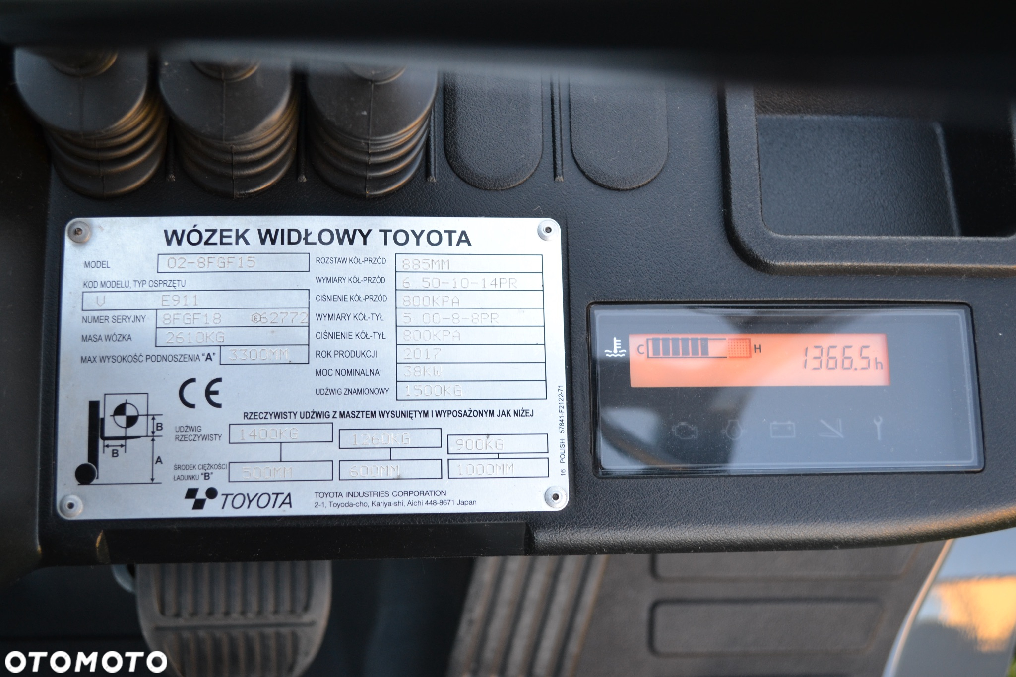 Toyota 8FGF15 ,rok 2017 ,1366 godzin ,kupiony u dealera w Polsce, przesuw boczny, stan idealny , Toyota 35 - 12