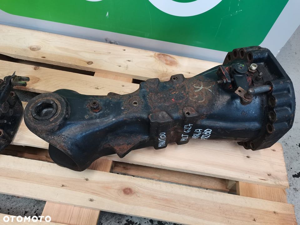 Manitou MLT 627 {Pochwa prawa mostu Spicer} - 2