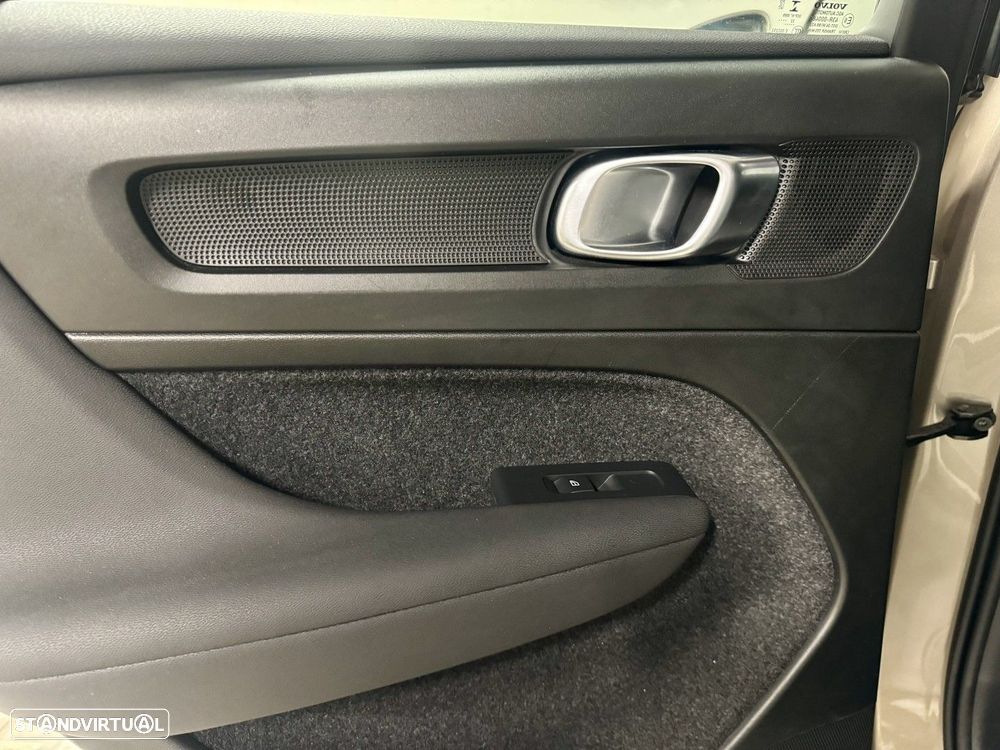 Volvo XC 40 1.5 T5 PHEV Momentum Plus - 28