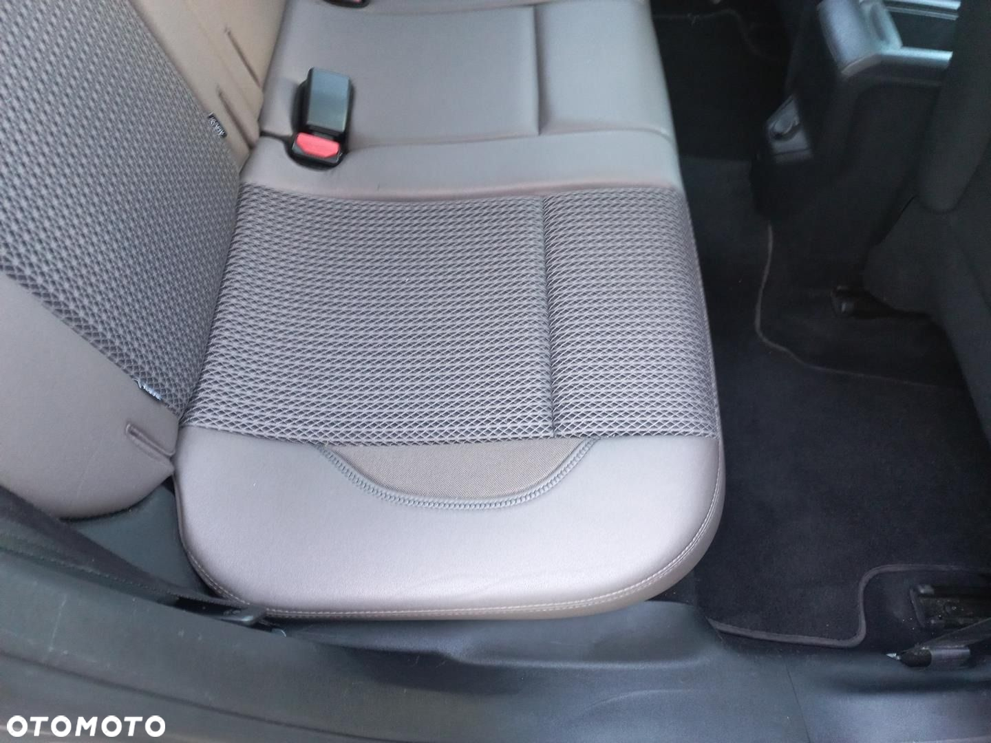 Peugeot 2008 1.6 e-HDi Style S&S - 12