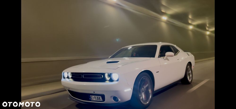 Dodge Challenger - 10