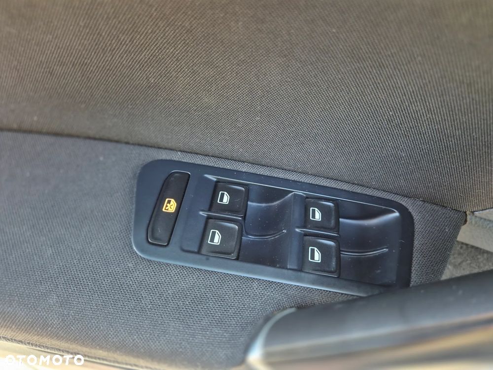Volkswagen Golf 1.6 TDI BlueMotion Trendline - 12