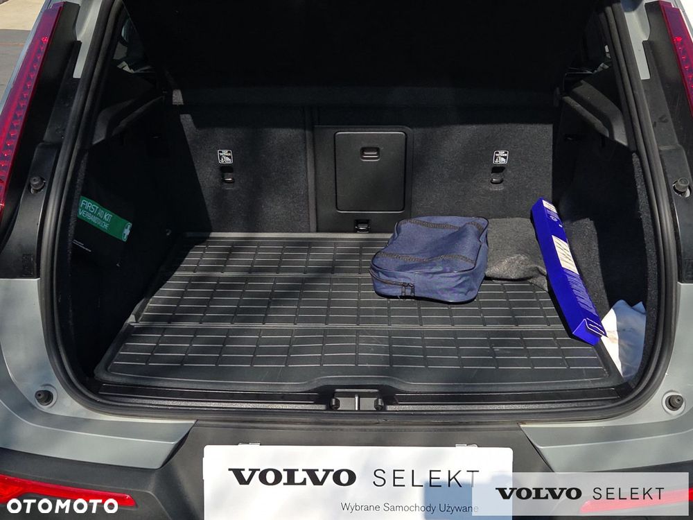 Volvo XC 40 B3 Plus Dark - 27