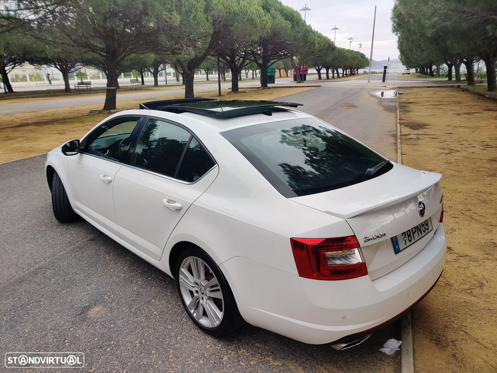 Skoda Octavia 2.0 TDI RS DSG - 12