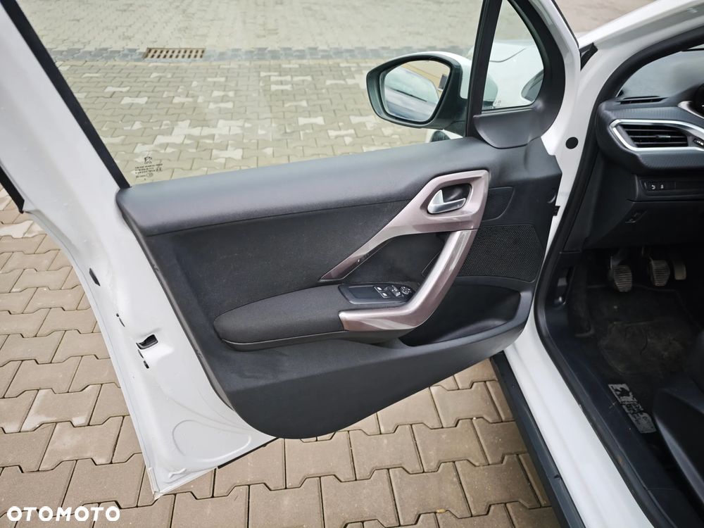 Peugeot 2008 1.6 VTi Style - 34